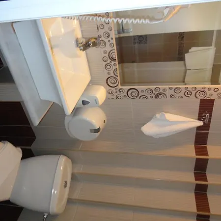 Phoenix Apartment *